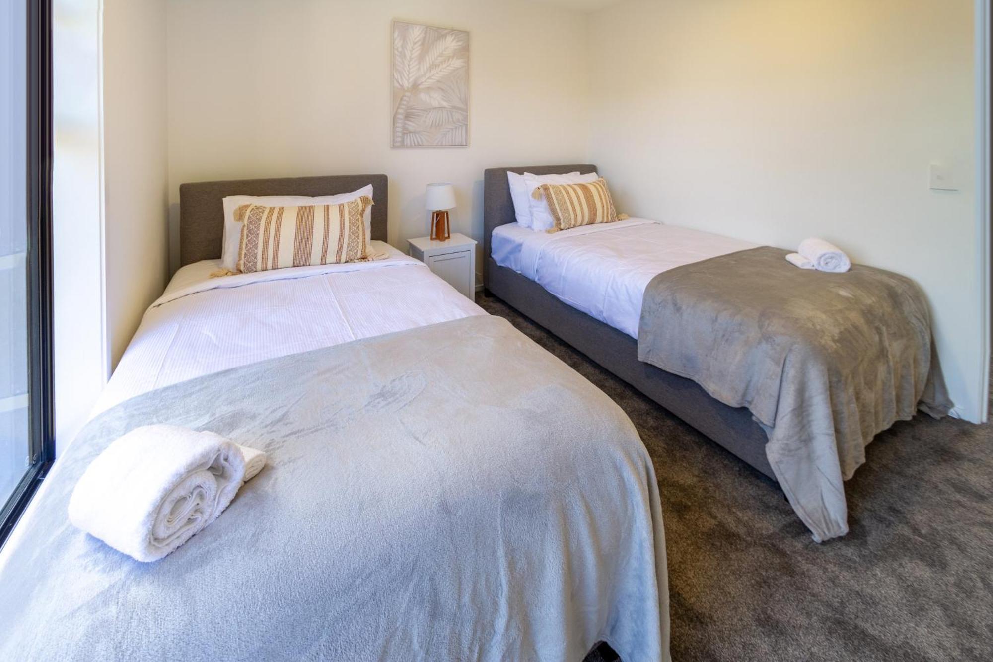 Chic 2-Bed Gem: Trust Arena Proximity - West Akl Lejlighed Auckland Eksteriør billede