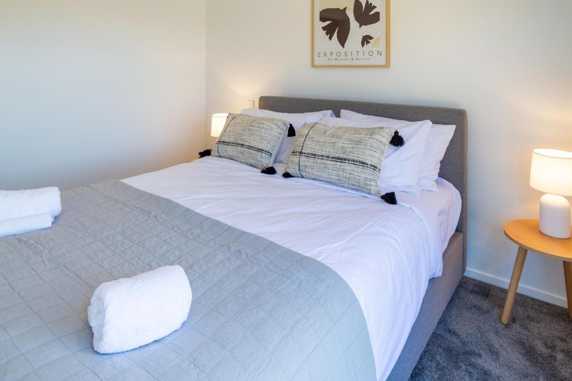 Chic 2-Bed Gem: Trust Arena Proximity - West Akl Lejlighed Auckland Eksteriør billede